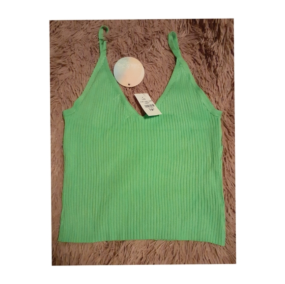 💗NWT Green Sweater Tank - Picture 2 of 4